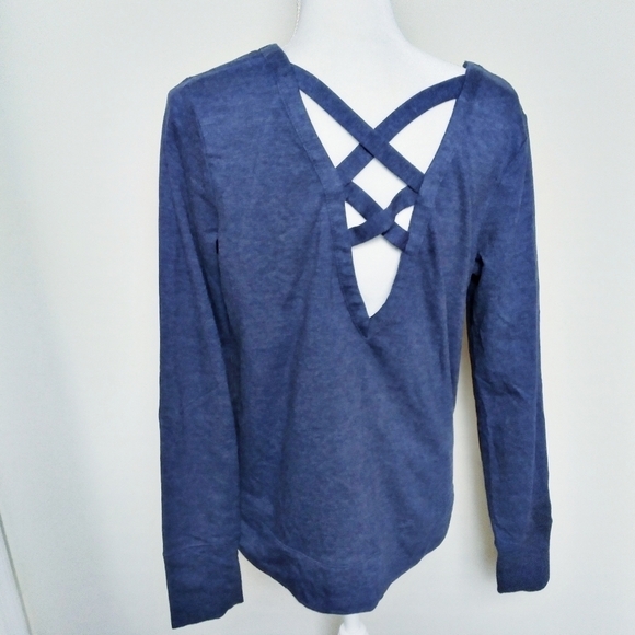 Old Navy Active Go Dry Lattice Sweatshirt - Picture 2 of 7